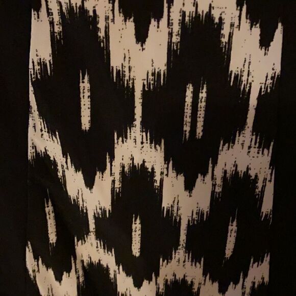 Cream and black patterned blouse - Picture 3 of 5